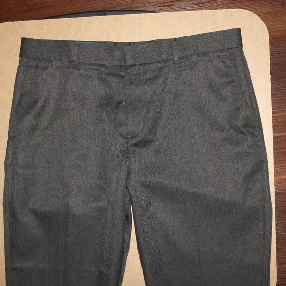 Perry Ellis Slim Fit Dress Pants - W35x31 Inseam - Picture 2 of 8